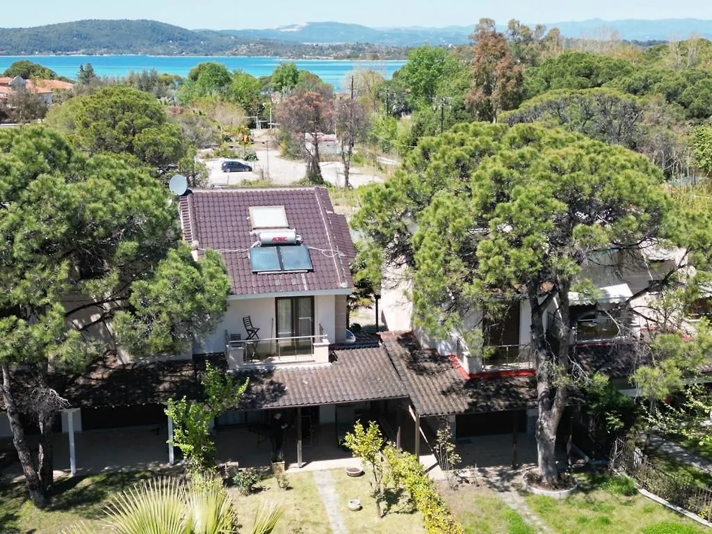 Stylish Maisonette With 3 Bedrooms In Vourvourou, Greece Görögország