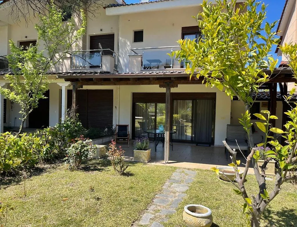 Stylish Maisonette With 3 Bedrooms In Vourvourou, Greece 0*, Vourvourou